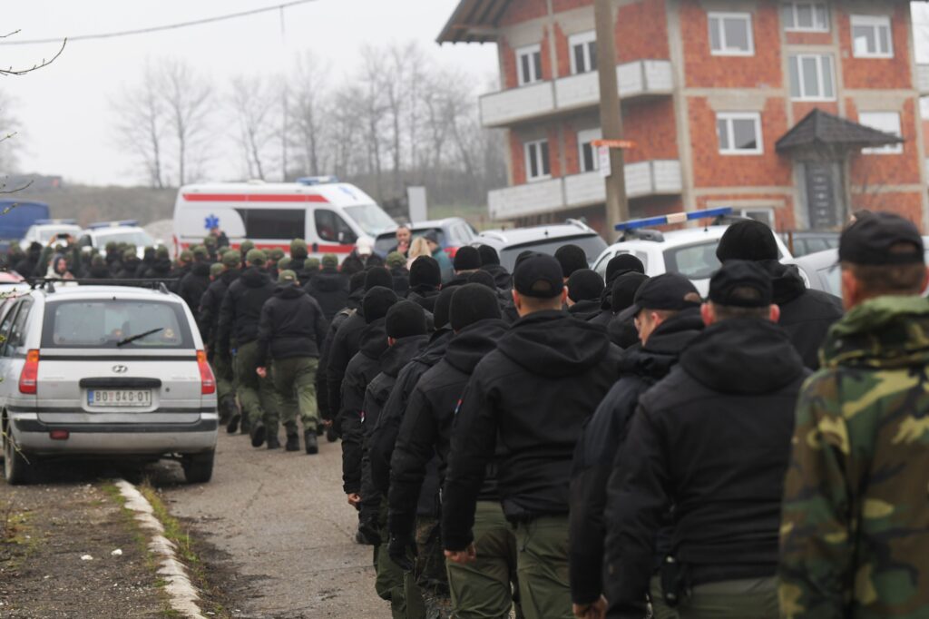 Potraga za devojčicom Dankom Ilić (2) koja je nestala u Banjskom polju kod Bora, prvi put aktiviran sistem "Pronađi me" u Srbiji, Nova.rs na terenu, Gorska služba, policija, policijski psi tragaju za devojčicom Foto: Goran Srdanov/Nova.rs