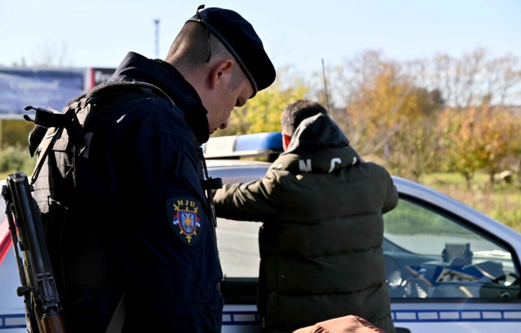 Kikinda Subotica policija migranti zandarmerija oružje