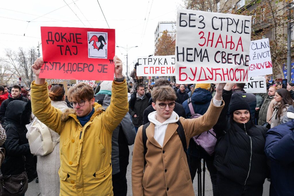 Beograd 14.12.2024. Studenti ETF-a, Elektortehnički fakultet. Blokada kod ETF, na raskrsnici Bulevara i Ruzveltove Foto: FoNet/Milica Vučković