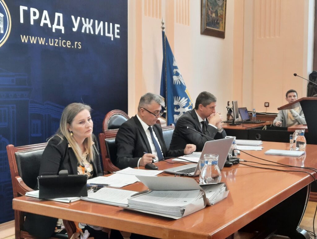 Užice, Mera udaljenja za odbornika koji je tražio podršku studentima i odao počast žrtvama
