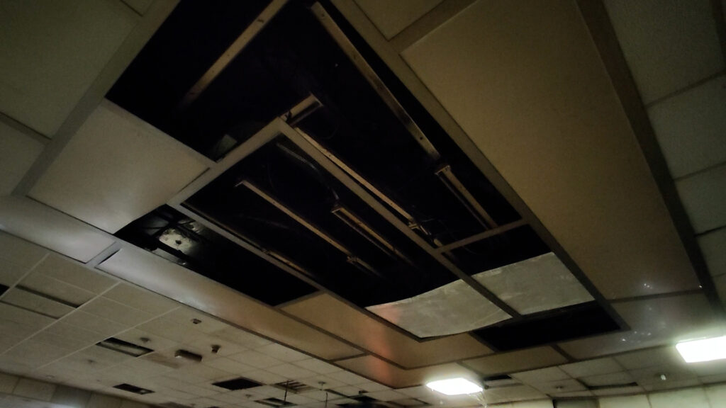 beograd 22.05.2024 podzemni prolaz vukov spomenik djubre prljavstina razaveni plafoni