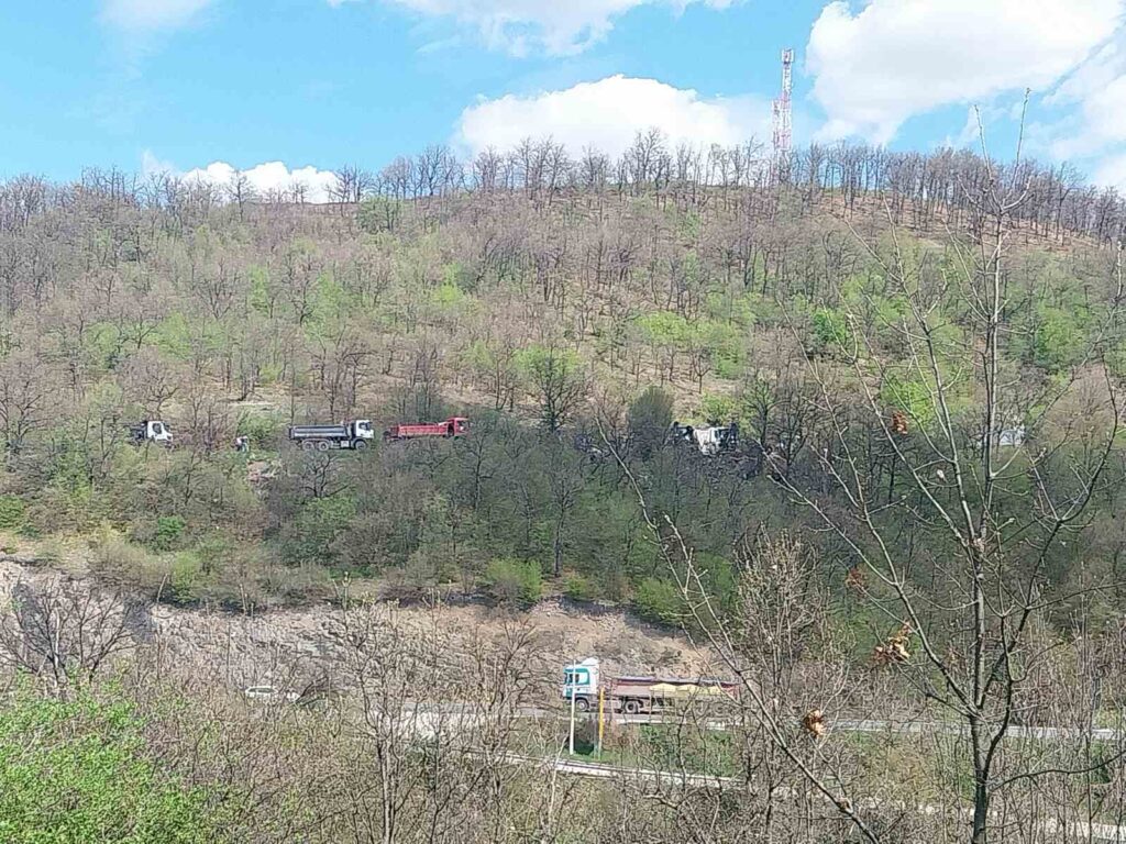 Brestovac, Banjsko Polje, Bor Nestanak devojčice Danke, Danka Ilić, Policija, divlja deponija na Starom banjskom putu kod Bora
Deponija blokiran ulaz gde je Danka, Blokiran drugi ulaz u deponiju