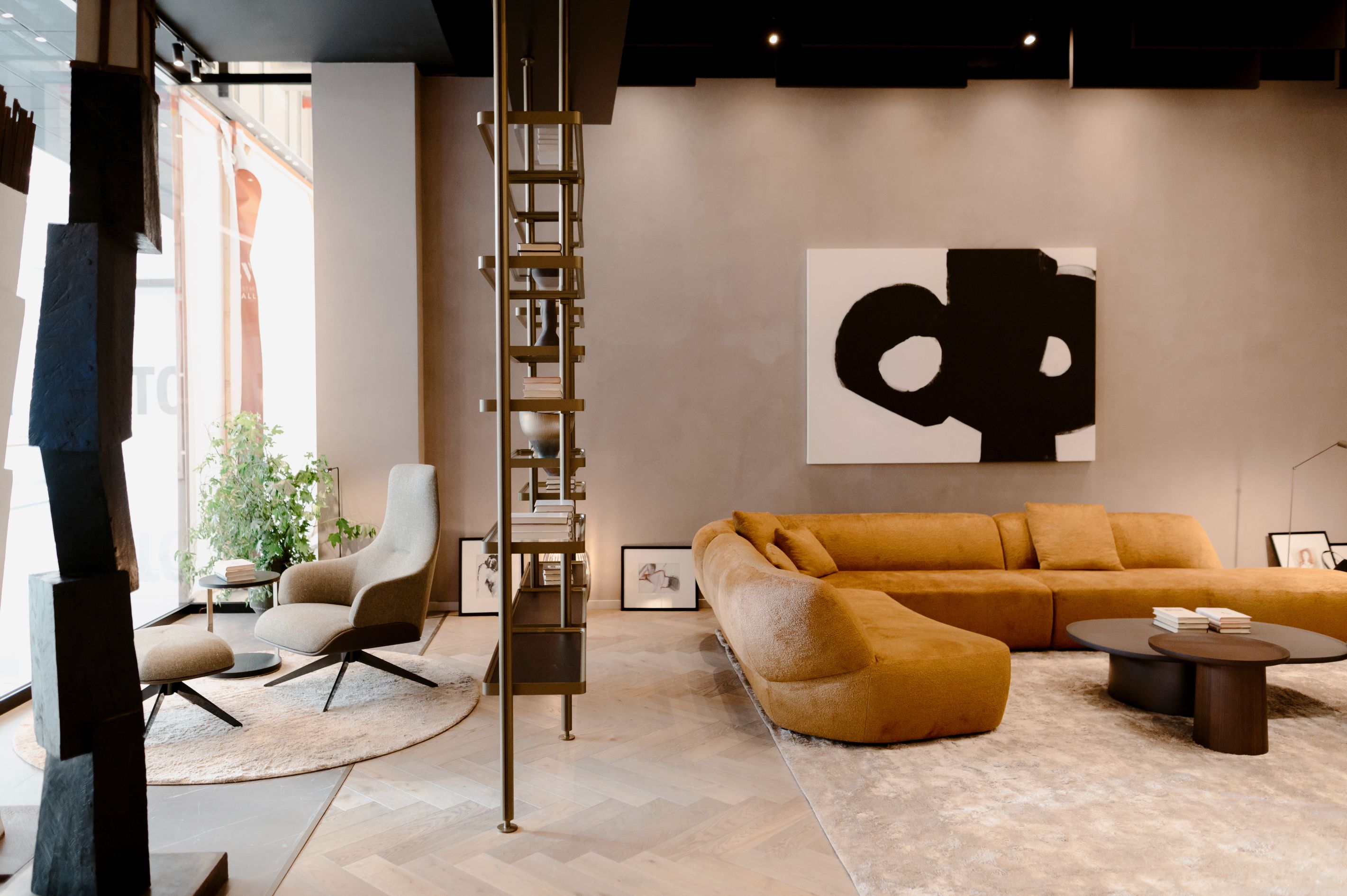 Ksenija Đorđević je arhitekta, dizajner enterijera iz Beograda i osnivač studija KDA.
Ksenija djordjevic