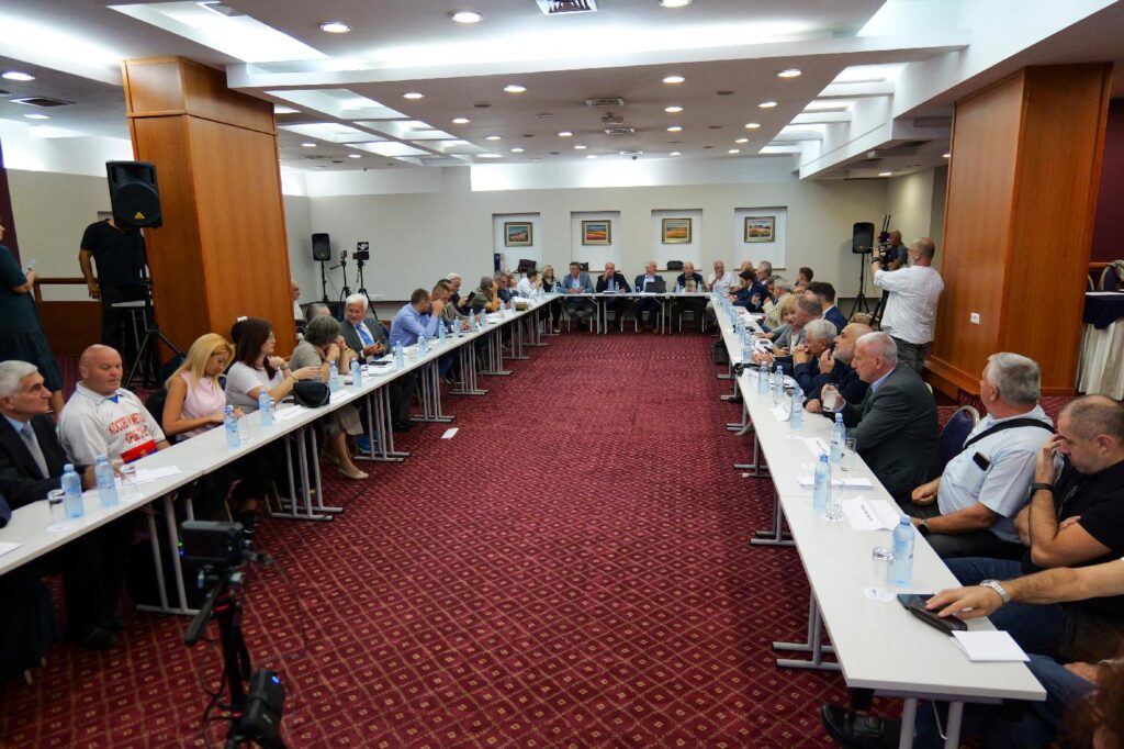 Okugli sto "Okviri strategije delovanja u borbi za opstanak srpskog naroda na Kosovu i Metohiji" . Strategija Kosovo