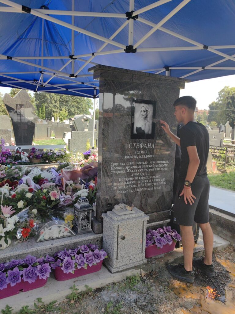 Stefana Đurović, Stefana Djurović, nastradala, poginula u nesreći kod Kraljeva, Kraljevo, ispovest majke Foto: Privatna arhiva
Fotografije prosledio Jovan Mladenović uz komentar da ne treba blurovati fotografije