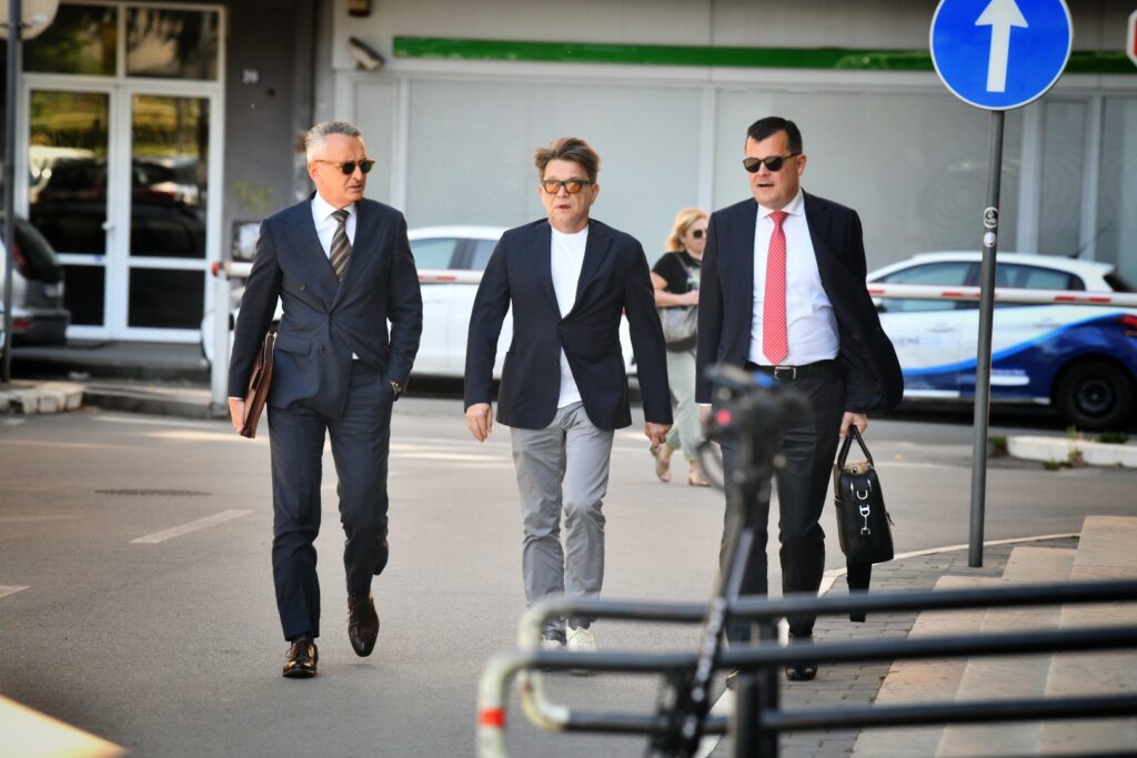 Beograd, 15. april 2024. Dragan Bjelogrlić, suđenje,  Suđenje glumcu Draganu Bjelogrliću povodom napada na reditelja Predraga Gagu Antonijevića, Predrag Gaga Antonijević , Foto: Vesna Lalić/Nova.rs Jugoslav Tintor