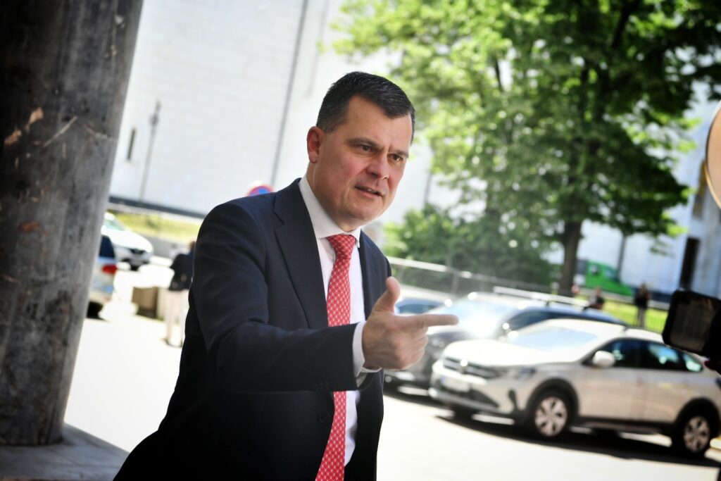 Beograd, 15. april 2024. Dragan Bjelogrlić, suđenje,  Suđenje glumcu Draganu Bjelogrliću povodom napada na reditelja Predraga Gagu Antonijevića, Predrag Gaga Antonijević , Foto: Vesna Lalić/Nova.rs