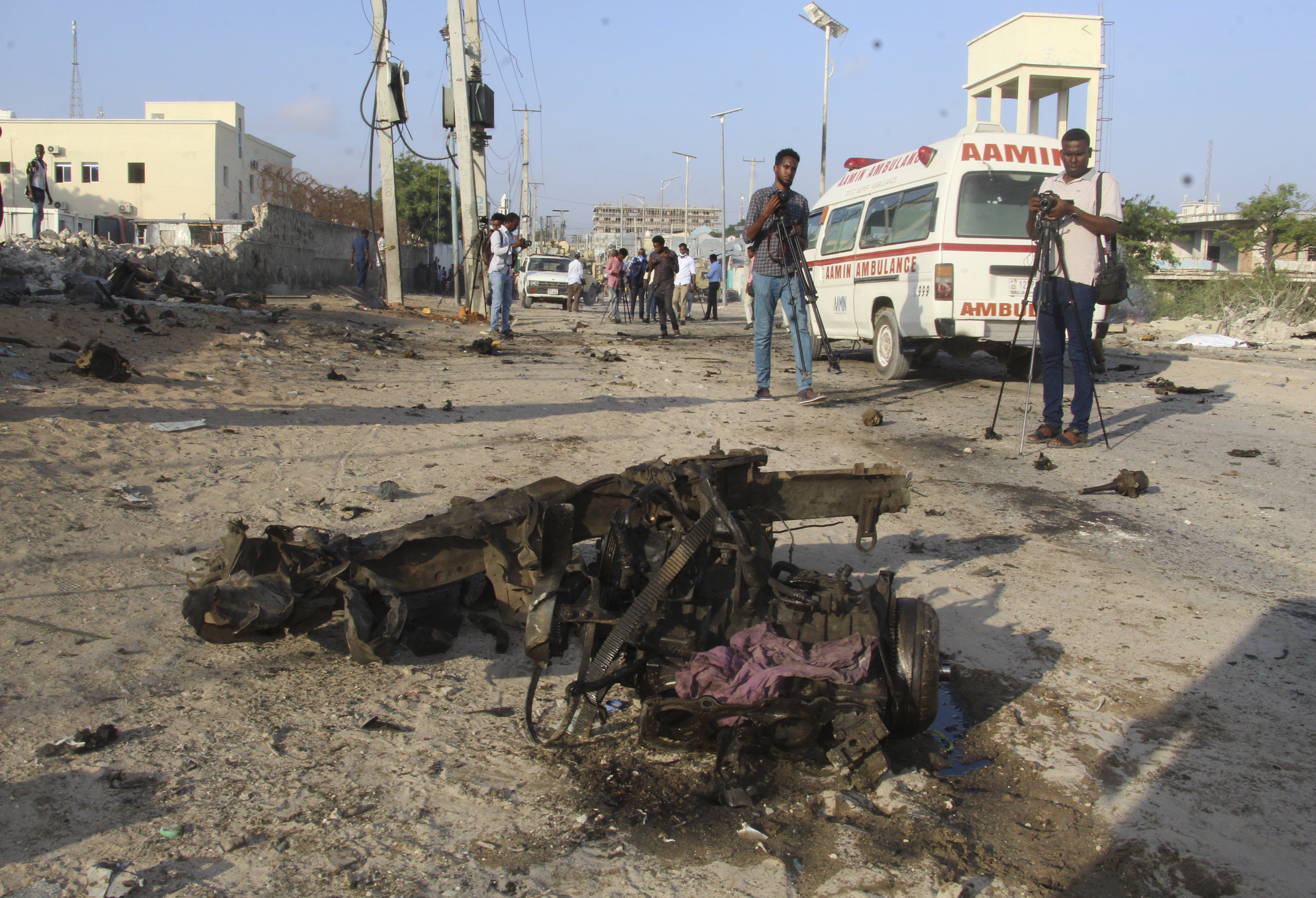 Suicide bomb blast in Mogadishu Somalija Mogadis automobil bomba eksplozija