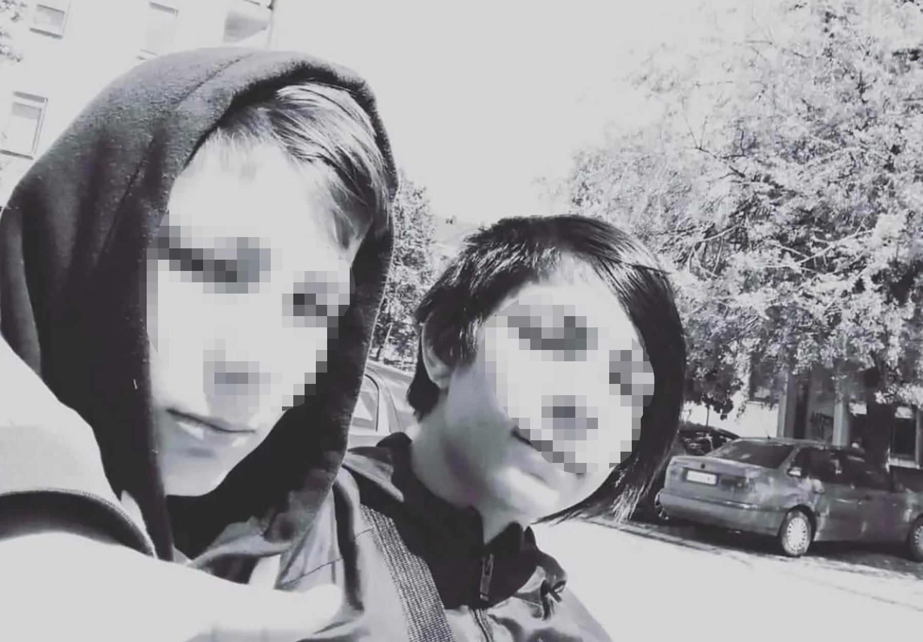 Mitrovčani Nikola M.(14) i Aleksandar J.(16) nestali su u nedelju 4.februara i od tada im se gubi svaki trag! BLUROVANI KAD IH PRONADJU