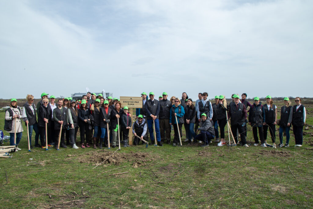 "Discover Serbia" nastavlja sa akcijama po principu uzmi stvar u svoje ruke.
Otpočeli smo pošumljavanje sa na parceli kojom gazduje Šumarski fakultet.
