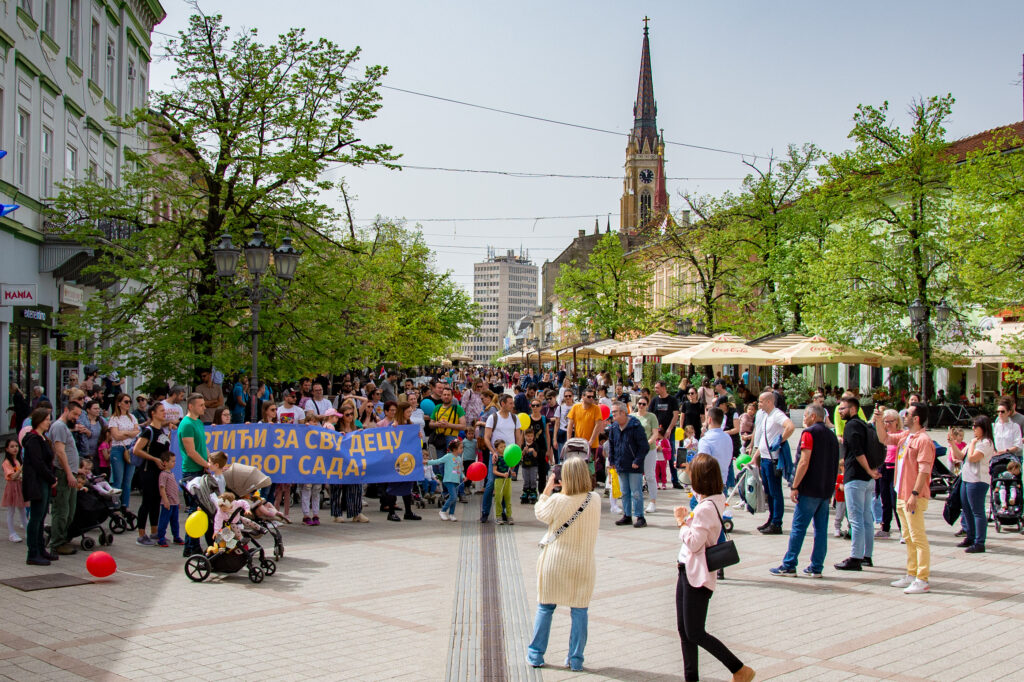 Kreni-Promeni protest u Novom Sadu: Vrtići za svu decu Novog Sada