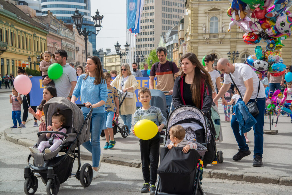 Kreni-Promeni protest u Novom Sadu: Vrtići za svu decu Novog Sada