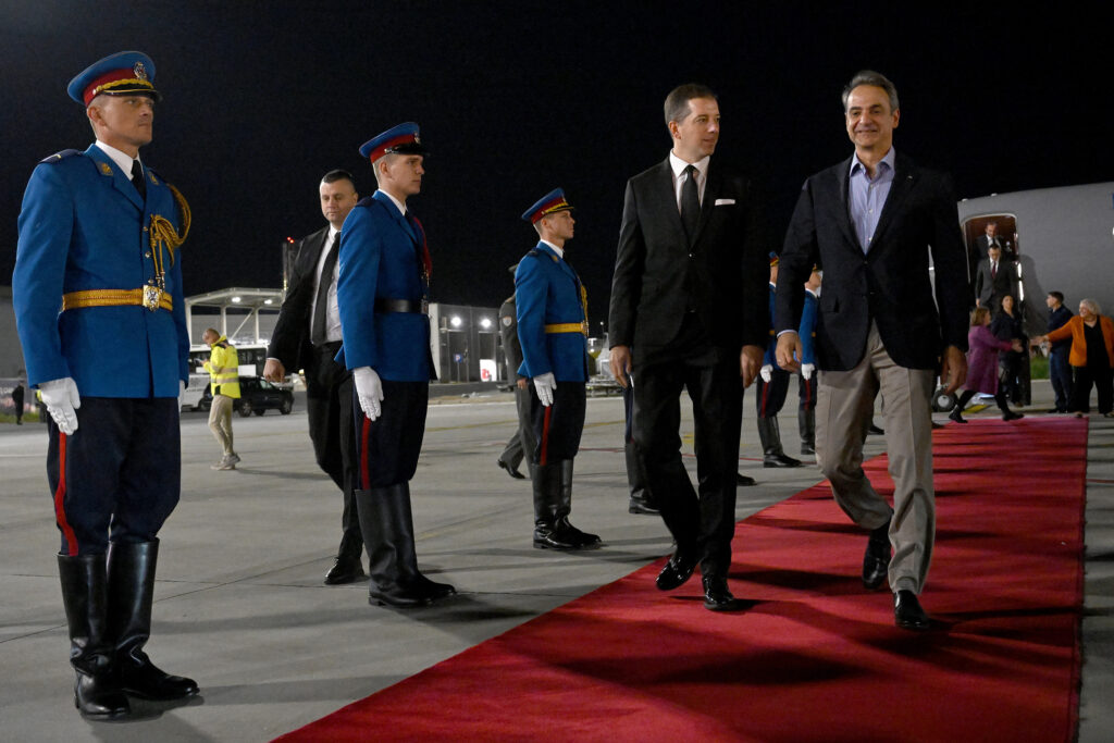 Beograd, 23. oktobra 2024. -  Ministar spoljnih poslova Srbije Marko Đurić dočekao je danas aerodromu "Nikola Tesla" grčkog premijera Kirjakosa Micotakisa. FOTO TANJUG/ Ministarstvo spoljnih poslova/ bg