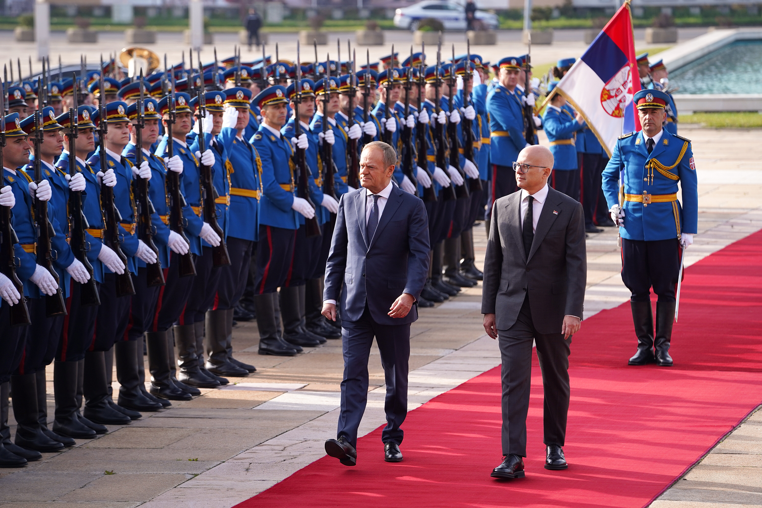 Beograd, 24. oktobra 2024.- Poljski premijer Donald Tusk danas nastavlja zvaničnu posetu Srbiji. Ispred Palate "Srbija" dočekao ga je predsednik Vlade Republike Srbije Miloš Vučević. FOTO TANJUG/ JADRANKA ILIĆ/ bs