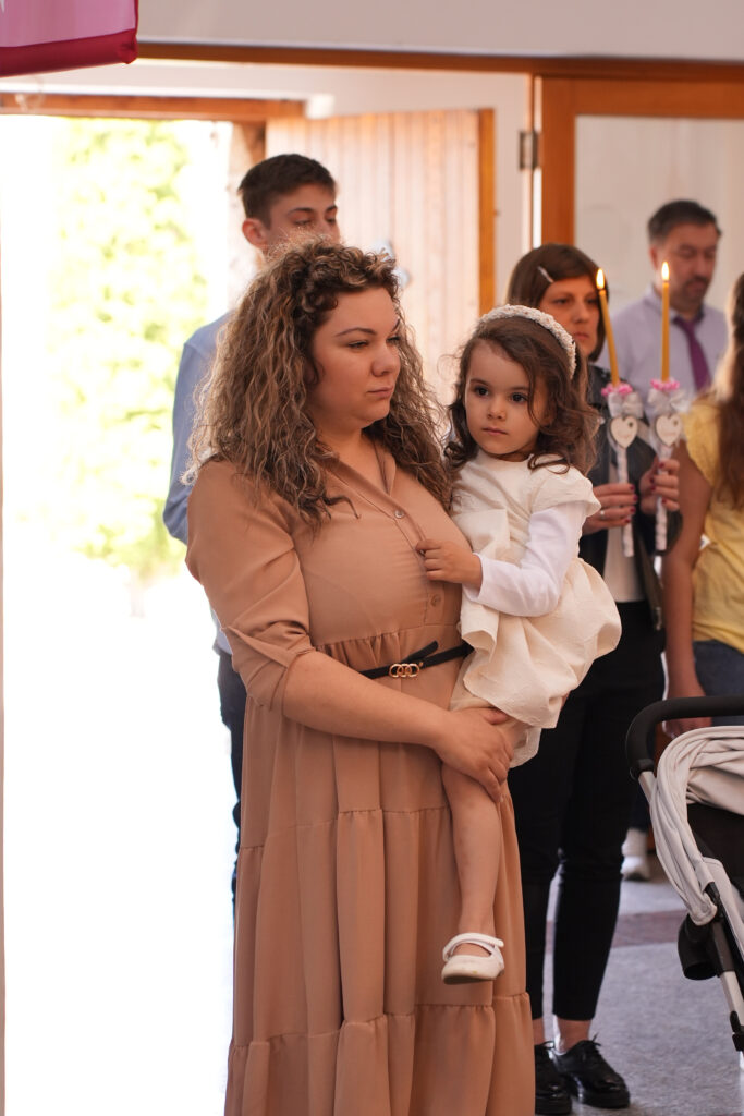 Porodica Gaćeša, krštenje dece, četvorke i devojčica Foto: Alkom - Aleksandar Rakic