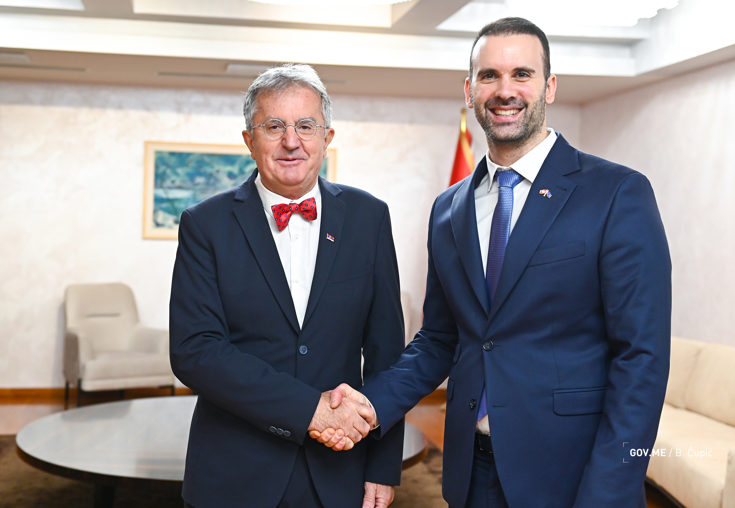 Podgorica, 13. februara 2024. - Premijer Crne Gore Milojko Spajiæ primio je danas  novoimenovanog ambasadora Srbije u Crnoj Gori Neboju Rodiæa, saopteno je danas iz kabineta crnogorskog premijera. FOTO TANJUG/ VLADA CRNE GORE/ bs