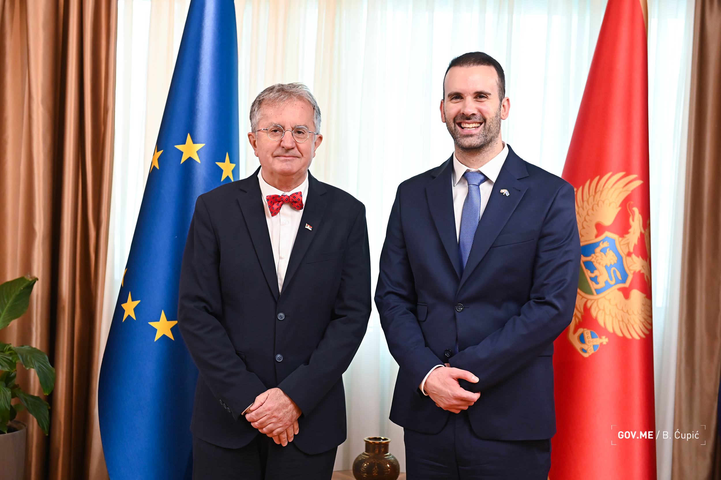 Podgorica, 13. februara 2024. - Premijer Crne Gore Milojko Spajiæ primio je danas  novoimenovanog ambasadora Srbije u Crnoj Gori Neboju Rodiæa, saopteno je danas iz kabineta crnogorskog premijera. FOTO TANJUG/ VLADA CRNE GORE/ bs