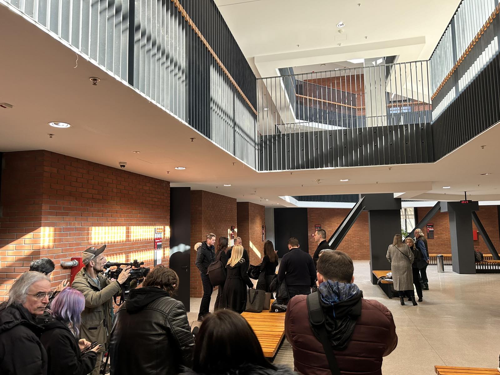 IMG-b8215c1e313b5caf968d9c3ab53c893e-V