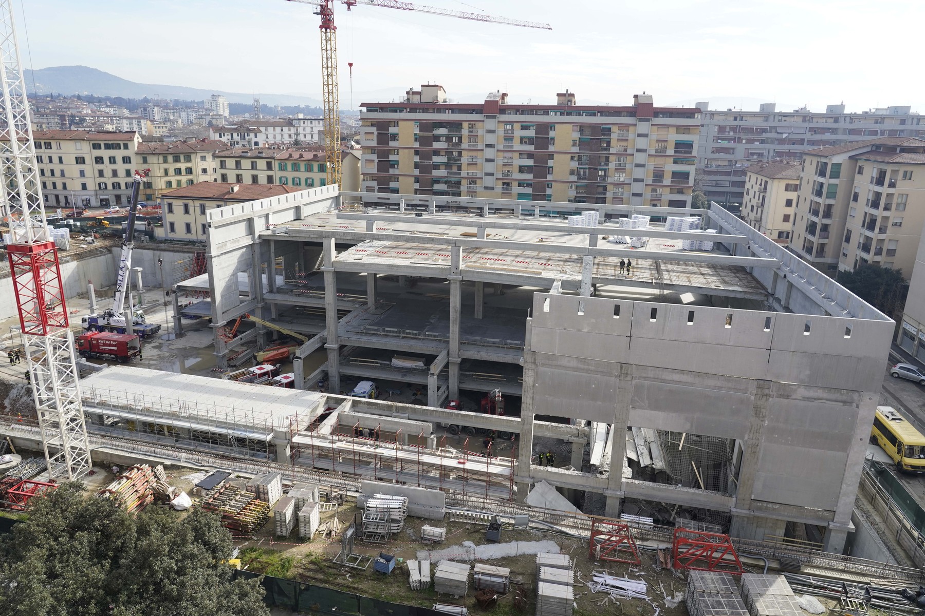 Firenze - Incidente sul lavoro nel cantiere del nuovo centro commerciale Esselunga