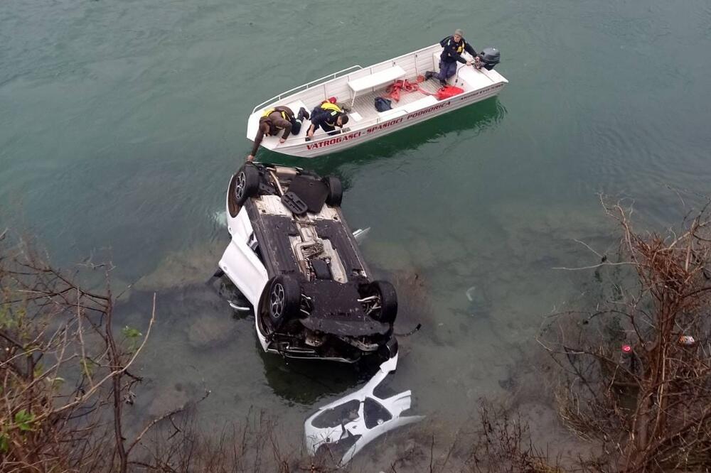 5531410_vozilo-moraca_ls