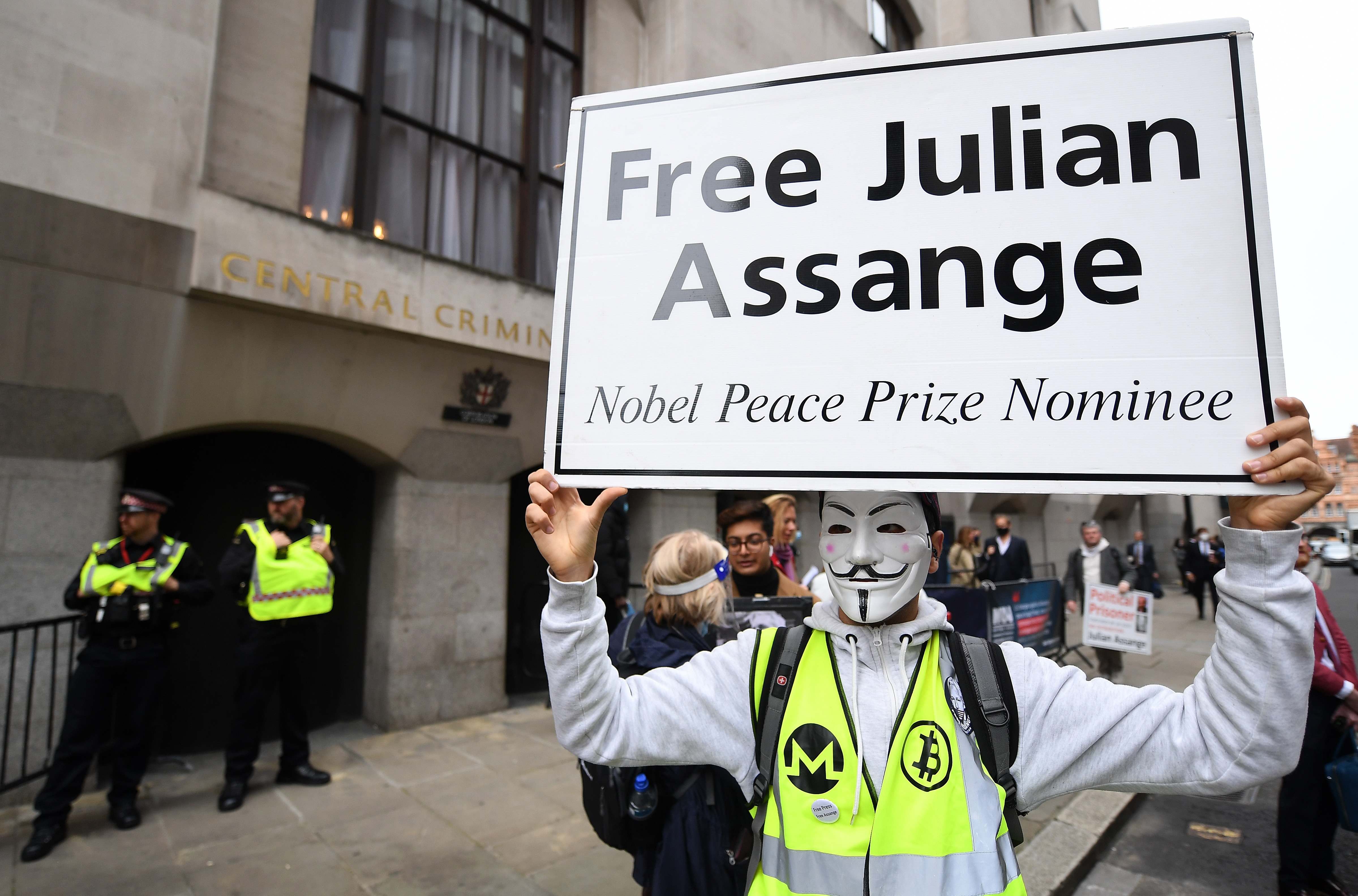 Julian Assange extradition trial begins in London