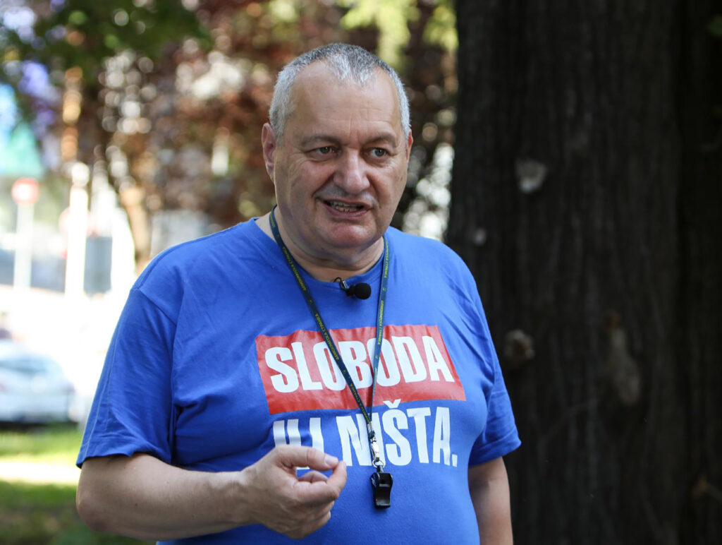 Mesto: BEOGRAD
Datum: Sun Jul 14 11:31:35 CEST 2024
Dogadjaj: EVROSERVIS/KVAKA 23 - izjava FoNetu narodnog poslanika Demokratske stranke Srđana Milivojevića u okviru serijala Kvaka 23
Fotoreporter: Milica Vučković
Ličnosti: Srđan Milivojević
Izvor: FoNet