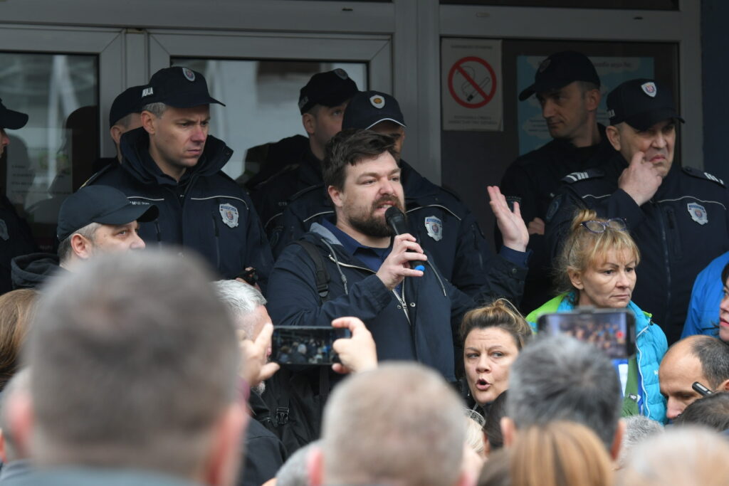 Novi Sad 08.03.2024. Protest građana, podrška Ani Mihaljici koja tvrdi da joj je troje dece neosnovano oduzeto Foto: Nenad Mihajlović/Nova.rs