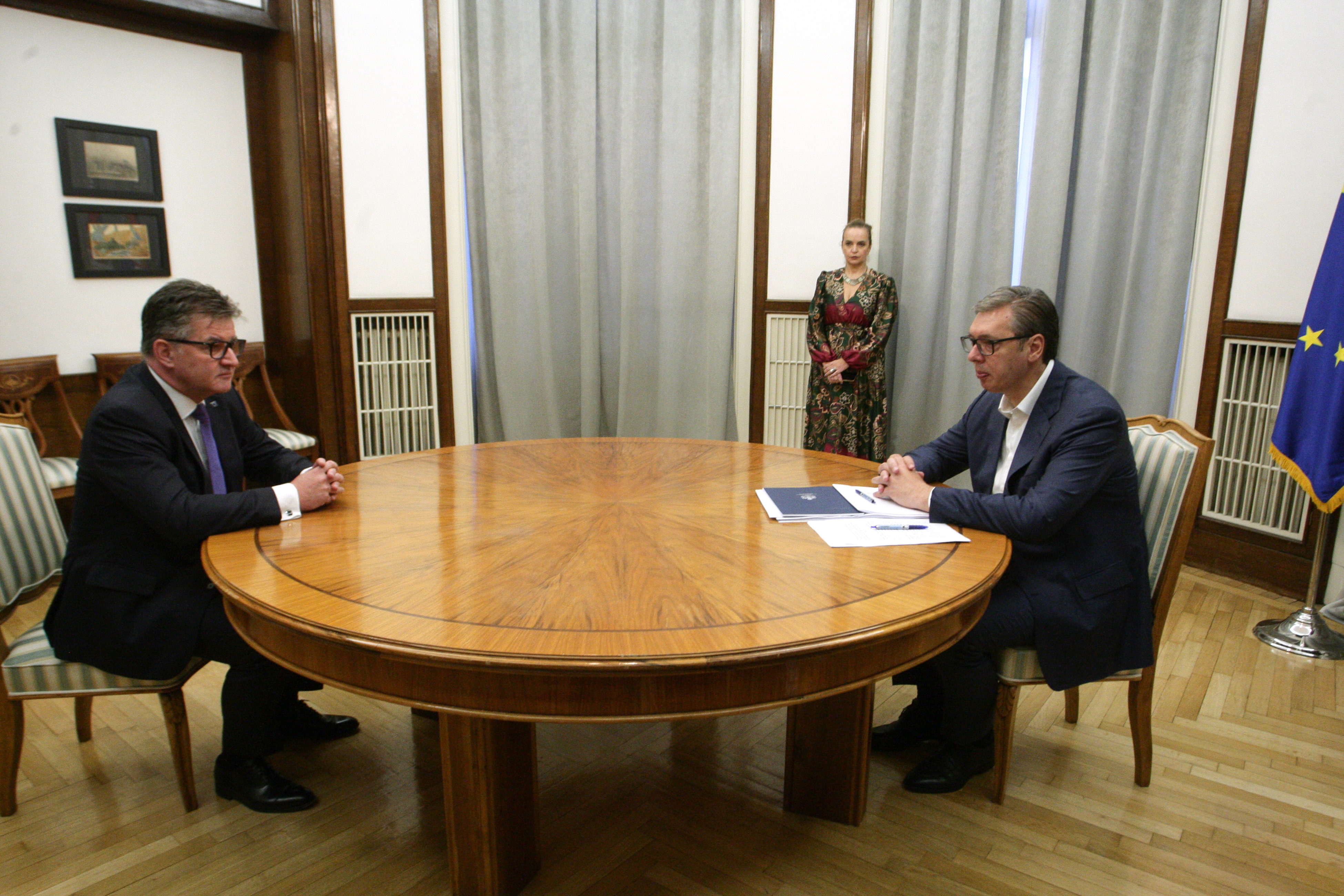 Beograd, 10. septembra 2024. - Predsednik Srbije Aleksandar Vuèiæ sastao se danas sa specijalnim predstavnikom Evropske unije za dijalog Beograda i Pritine i druga regionalna pitanja Zapadnog Balkana Miroslavom Lajèakom. FOTO TANJUG/ SAVA RADOVANOVIÆ/ bg