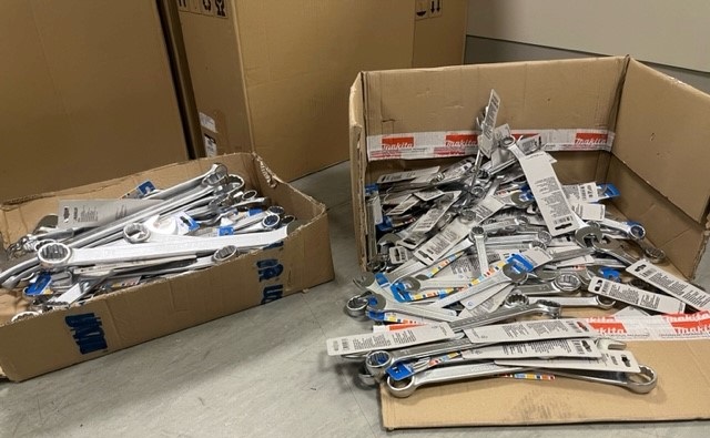 Batrovci, 14. mart 2024. Carinski službenici, u saradnji sa policijom, sprečili su pokušaj krijumčarenja ručnog alata u vrednosti od 17.300 evra na graničnom prelazu Batrovci, saopštila je danas Uprava carine. FOTO MINISTARSTVO FINANSIJA UPRAVA CARINA/bs