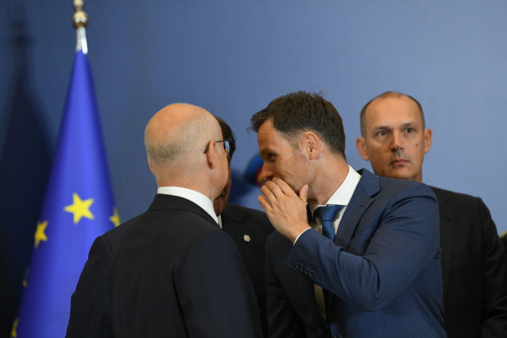 Beograd, 29.08.2024. Palata Srbija, Doček Emanuela Makrona ispred Palate Srbija,  sastanak Makrona i Vučića, razmena ugovora i dokumenata između Srbije i Francuske Foto: Amir Hamzagić/Nova.rs