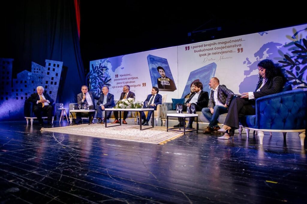Dritan Abazović, promocija knjige Dritana Abazovića u Ulcinju, Ulcinj, knjiga, promocija, PR tekst Foto: Promo
