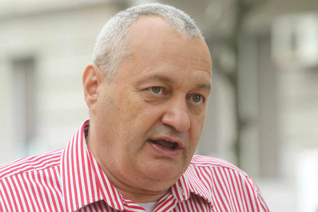 Mesto: BEOGRAD
Datum: Sun Jul 02 10:49:59 CEST 2023
Dogadjaj: EVROSERVIS/KVAKA 23 - izjava narodnog poslanika Demokratske stranke Srđana Milivojevića, u okviru serijala Kvaka 23
Fotoreporter: Aleksandar Mijailović
Ličnosti: Srđan Milivojević
Izvor: FoNet