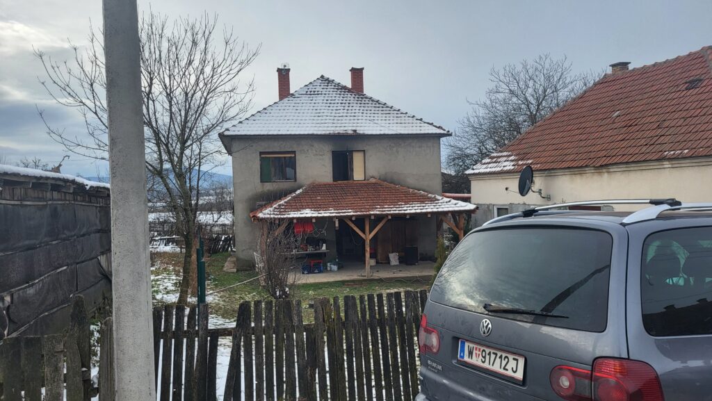 Požar Đurinci,Sopot, Kuća, Majka Danjela Petković, Stradala beba 
Devojčica stara nepunih godinu dana stradala je u požaru u porodičnoj kući u selu Đurinci kod Sopota.