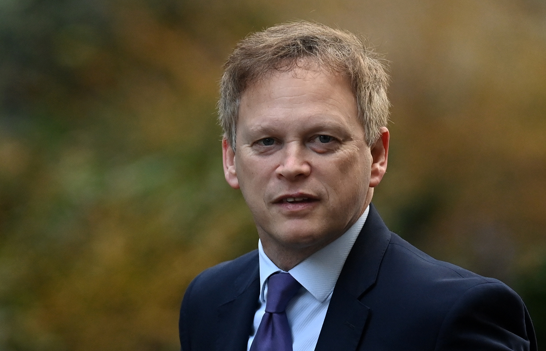 epa09720970 British Secretary of State for Transport, Grant Shapps, arrives at No.10 Downing Street for a cabinet meeting in London, Britain, 01 February 2022.  EPA-EFE/ANDY RAIN