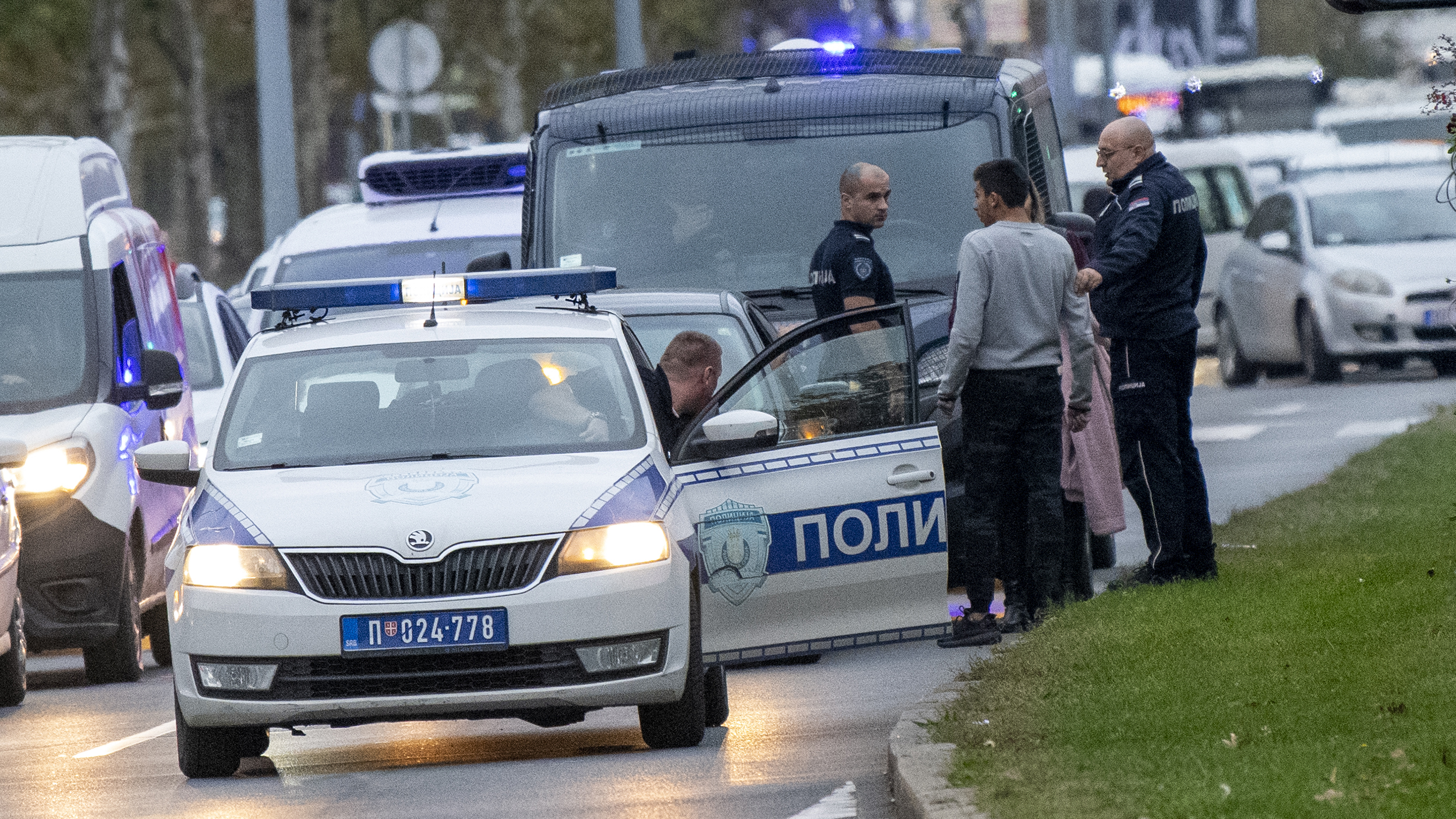 Beograd 14.11.2023. Hapšenje, policija, Bulevar Mihaila Pupina