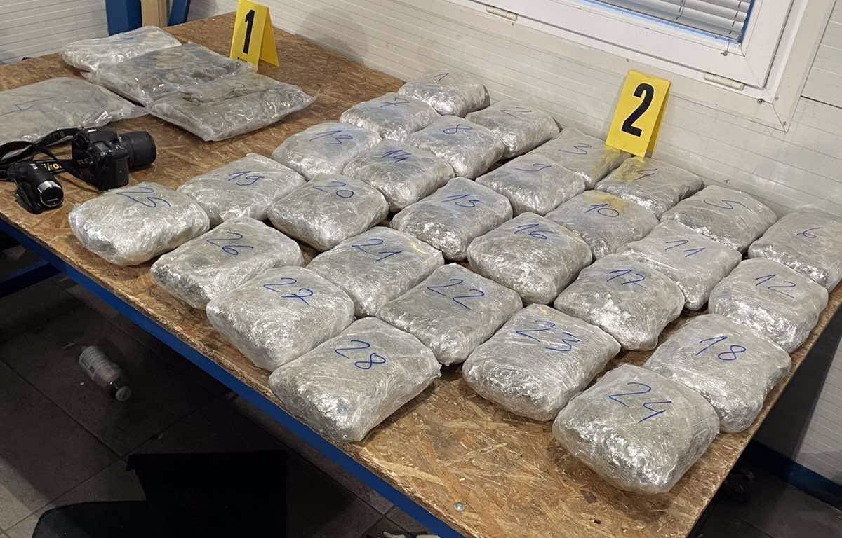 Granični prelaz Batrovci, zaplena, marihuana, trava, droga Foto: MUP