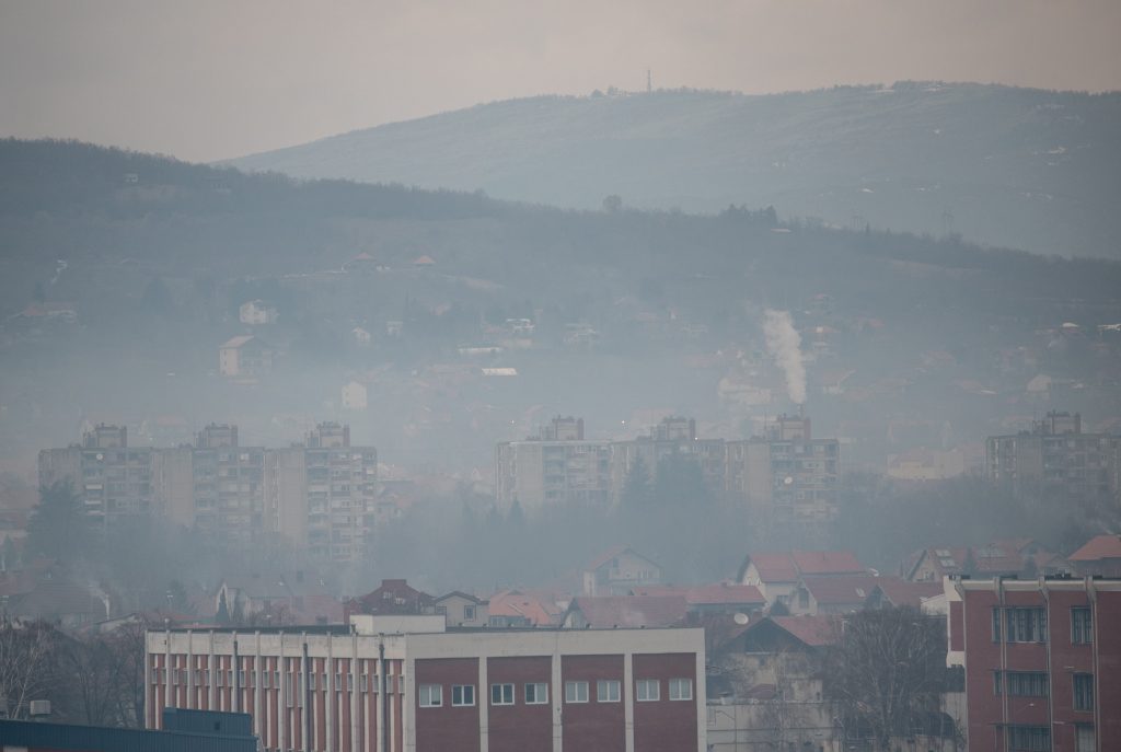 Nis, 28. januara 2022 - Na osnovu podataka sa sajta AirVisual, Nis je danas na prvom mestu po zagadjenosti vazduha. Vrednosti PM2.5 cestica je 30 puta veca nego sto treba. FOTO TANJUG/ DIMITRIJE NIKOLIC/bs
