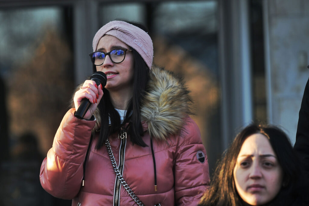 Protest Sremska Mitrovica akuserko nasilje Jelena Ivković