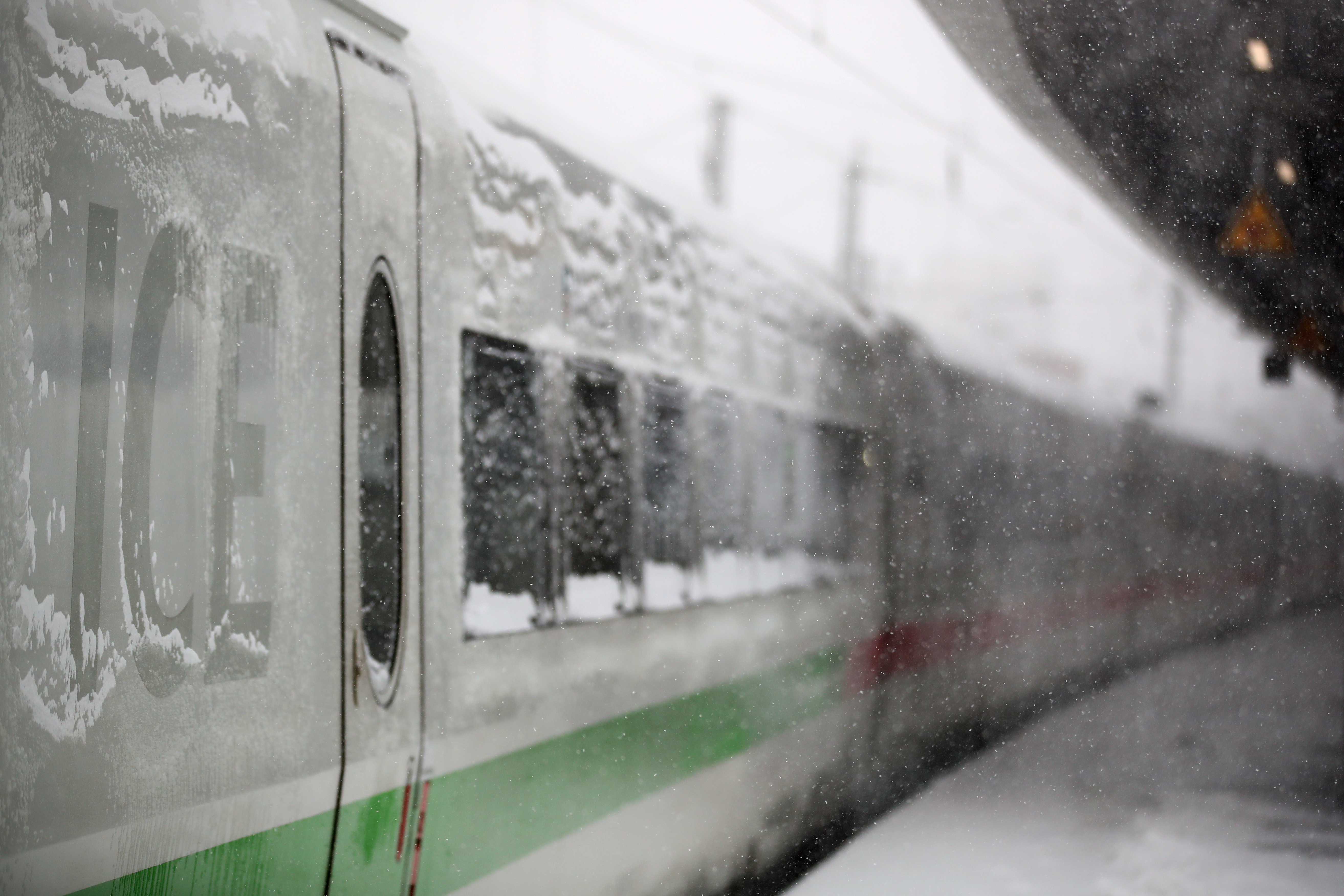 Snow front hits western Germany nemacka snezna oluja