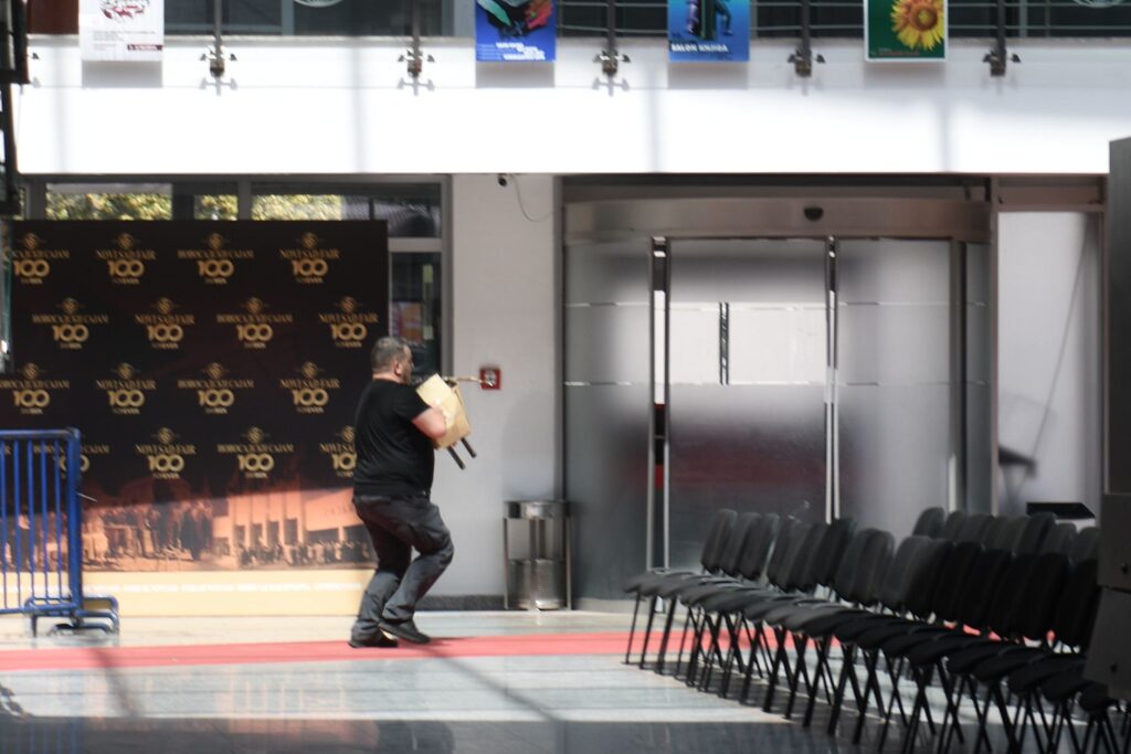 02.06.2024 izbori nepravignosti kradja novi sad sajam novosadski sajam coll centar sns iznosenje glasova