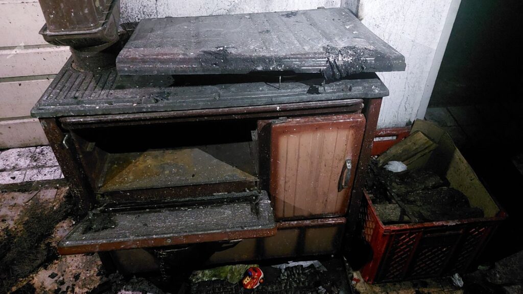 Zaječar, požar, devetočlana porodica, izgorela kuća, potrebna pomoć Foto: Miljko Stojanović