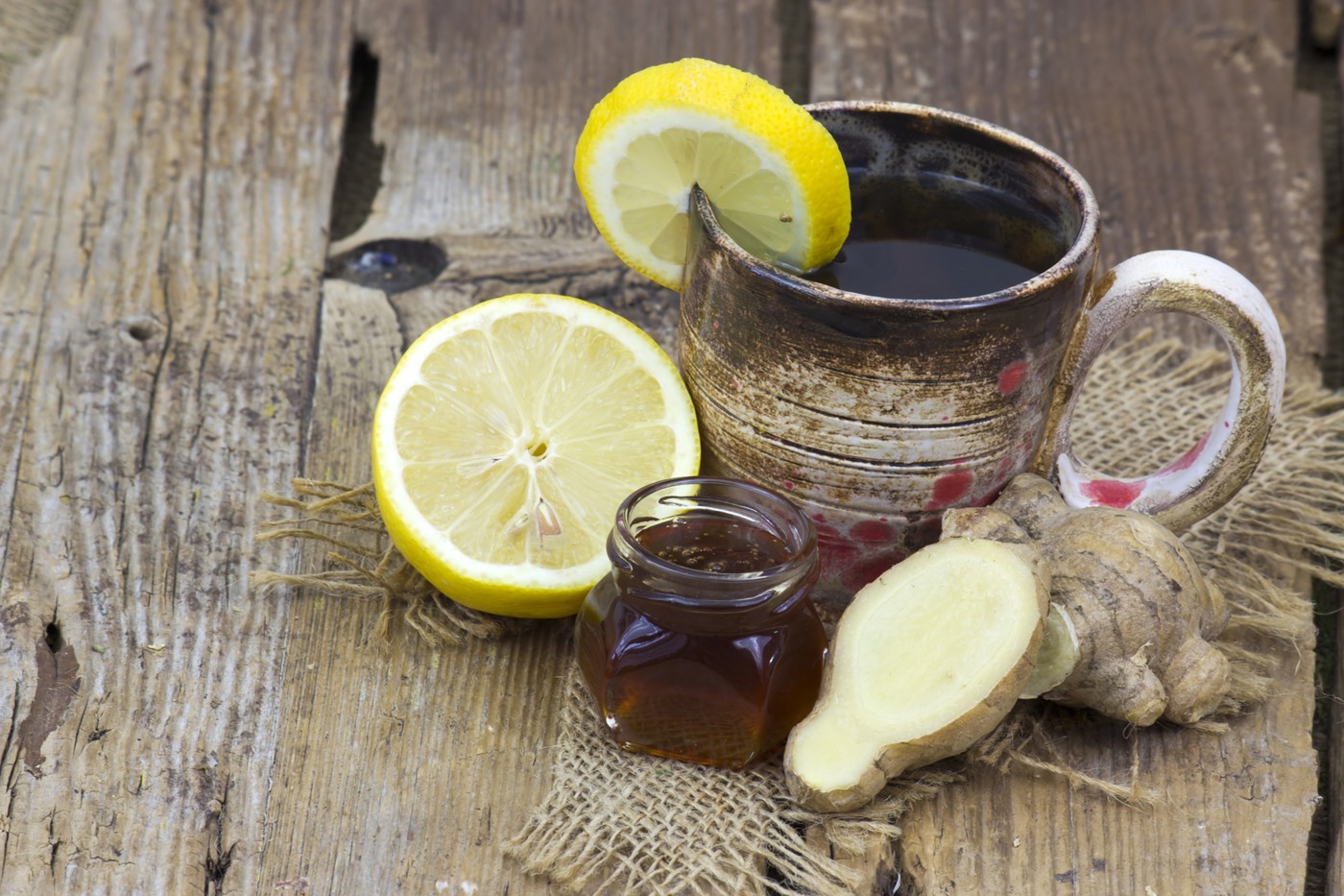 Ginger tea with lemon an honey on a wooden table,Image: 844973968, License: Royalty-free, Restrictions: , Model Release: no, Credit line: Miroslawa Drozdowski / Panthermedia / Profimedia
