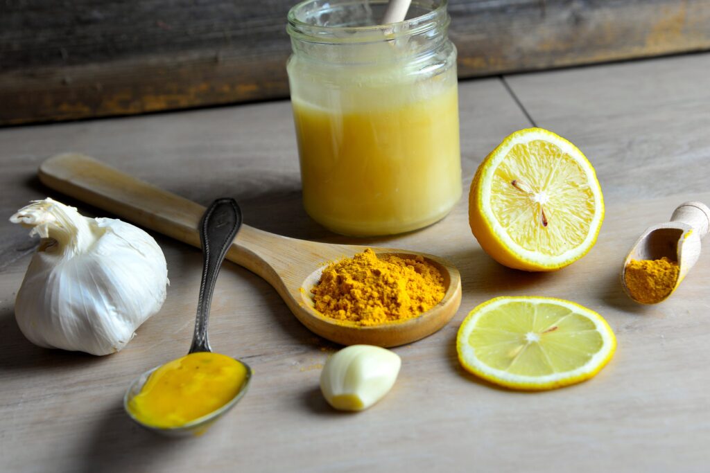 homemade natural antibiotic with honey golden honey turmeric,Image: 353367557, License: Royalty-free, Restrictions: , Model Release: no, Credit line: Simone Werner-Ney / Panthermedia / Profimedia