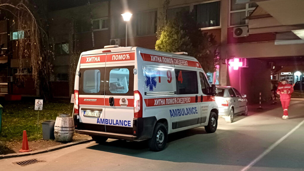 Beograd 02.02.2024. Institut za majku i dete, deca preminula od velikog kašlja Foto: Nova.rs ambulantna kola, sanitet