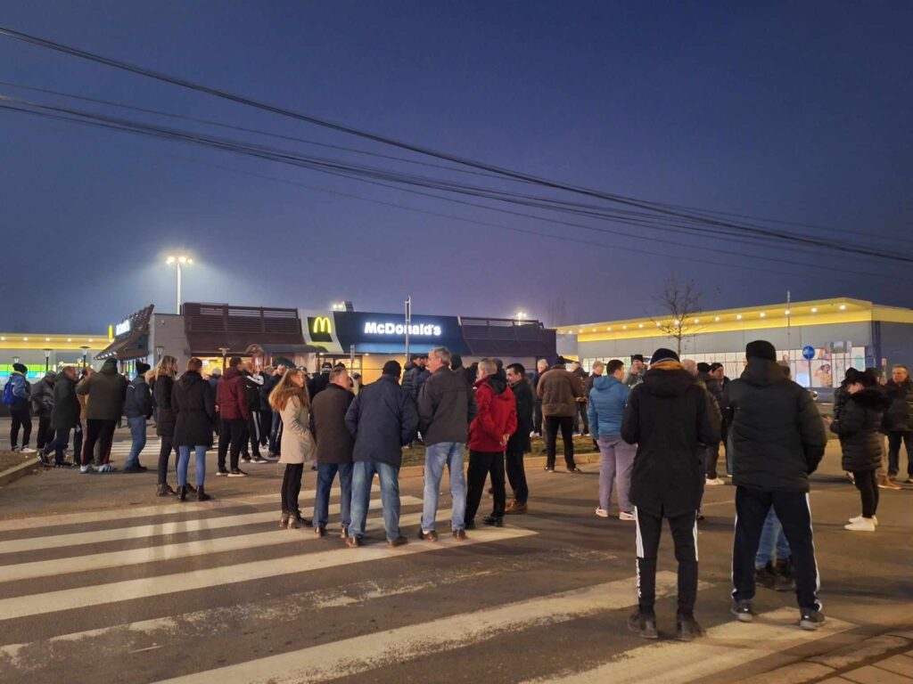 za tekst o protestu i blokadi buelvara od Niša do Niške Banje, Niš protest i blokada