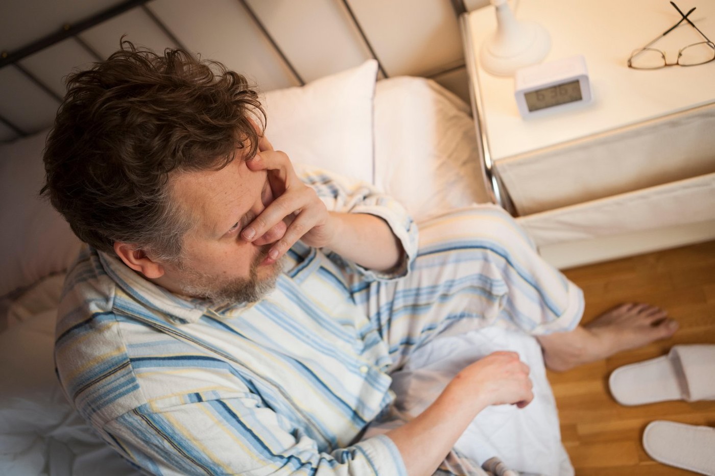 Middle-aged man is waking up,Image: 322796364, License: Royalty-free, Restrictions: , Model Release: yes, Credit line: Lasse Ansaharju / Alamy / Alamy / Profimedia