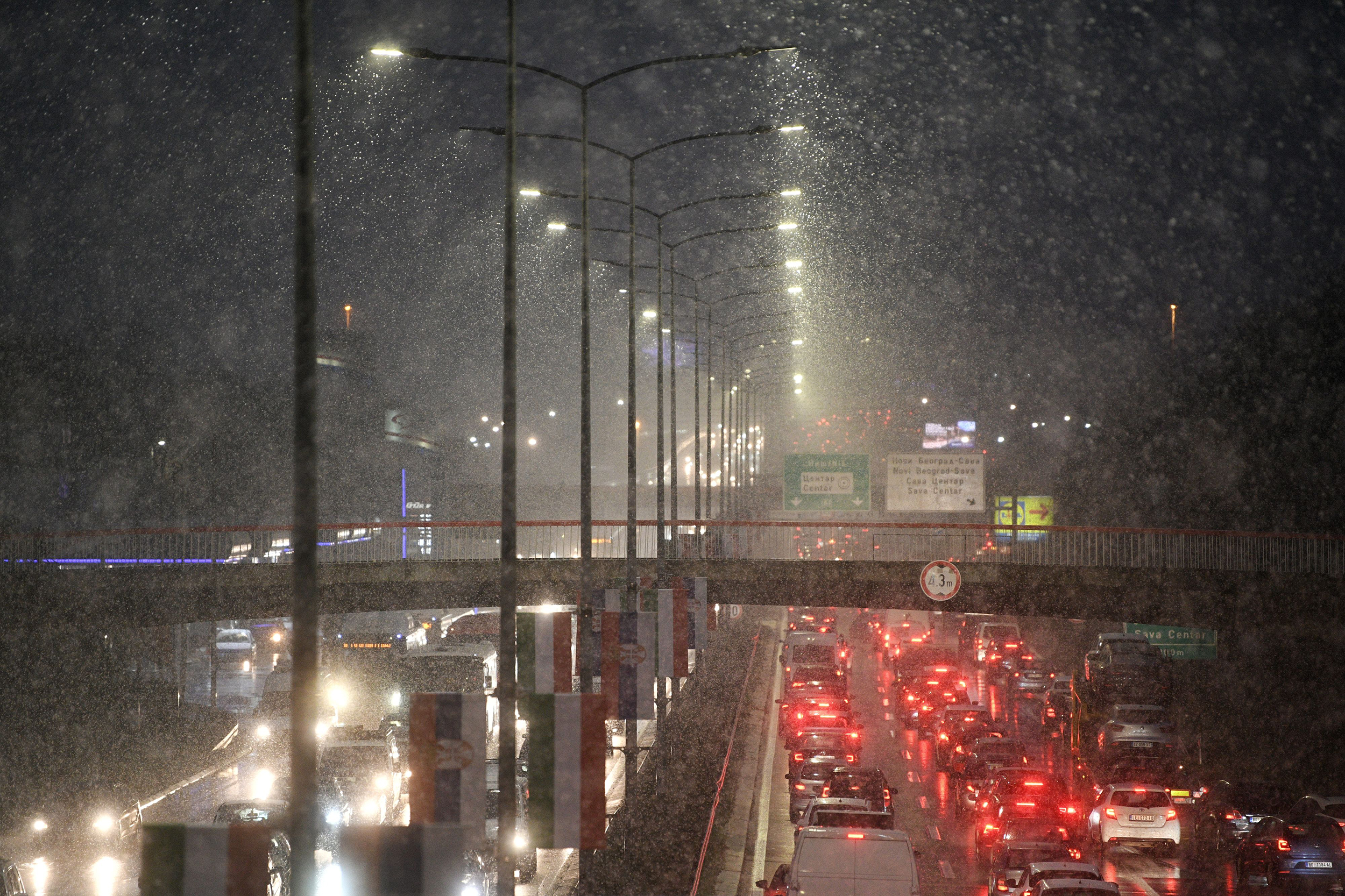 Beograd 06.12.2023. Sneg, vreme, vremenska prognoza, zima, zimsko vreme Foto: Filip Krainčanić/Nova.rs saobraćaj, gužva, kolaps