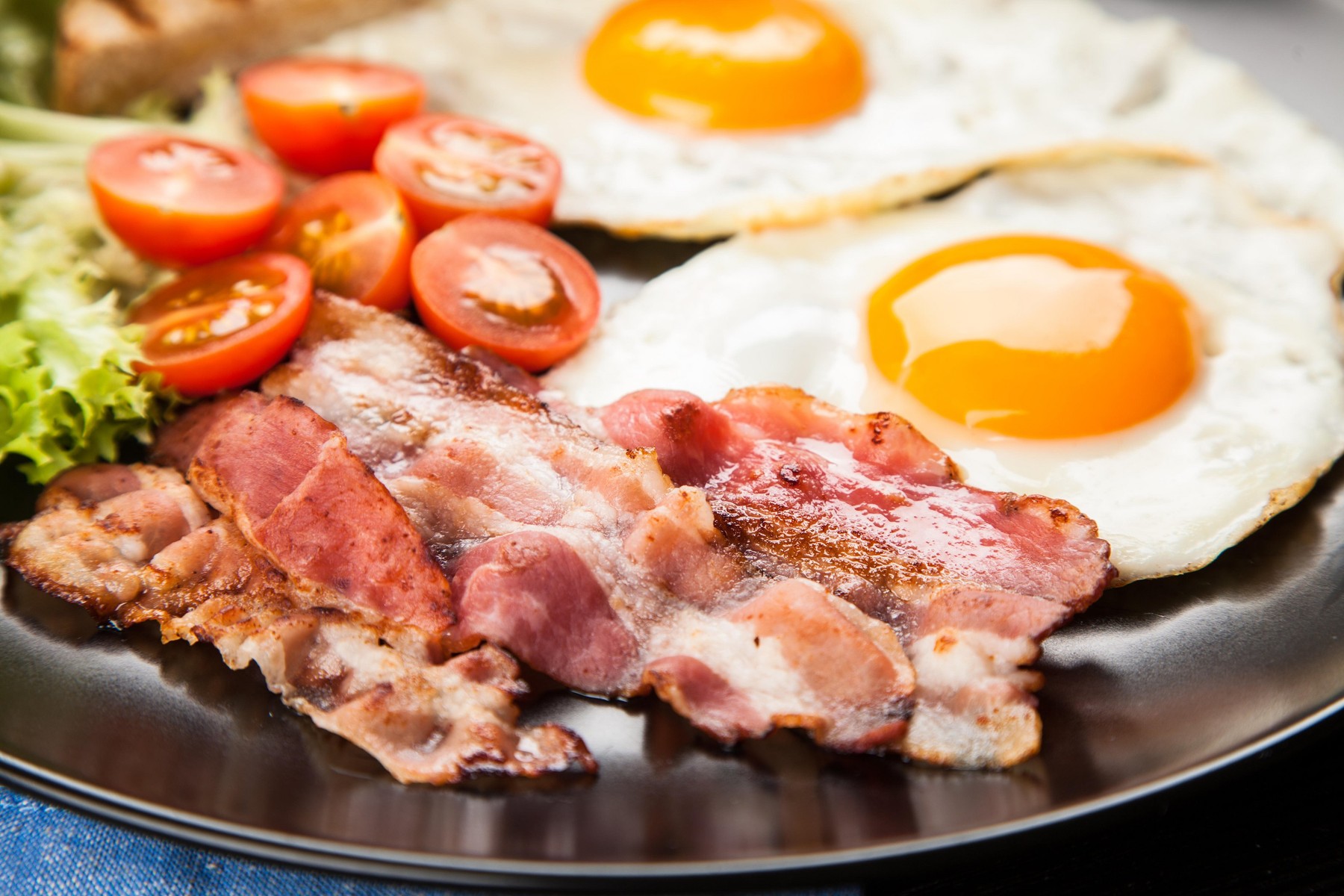 Traditional bacon and eggs breakfast on a plate,Image: 294372097, License: Royalty-free, Restrictions: , Model Release: no, Credit line: George Dolgikh / Alamy / Alamy / Profimedia