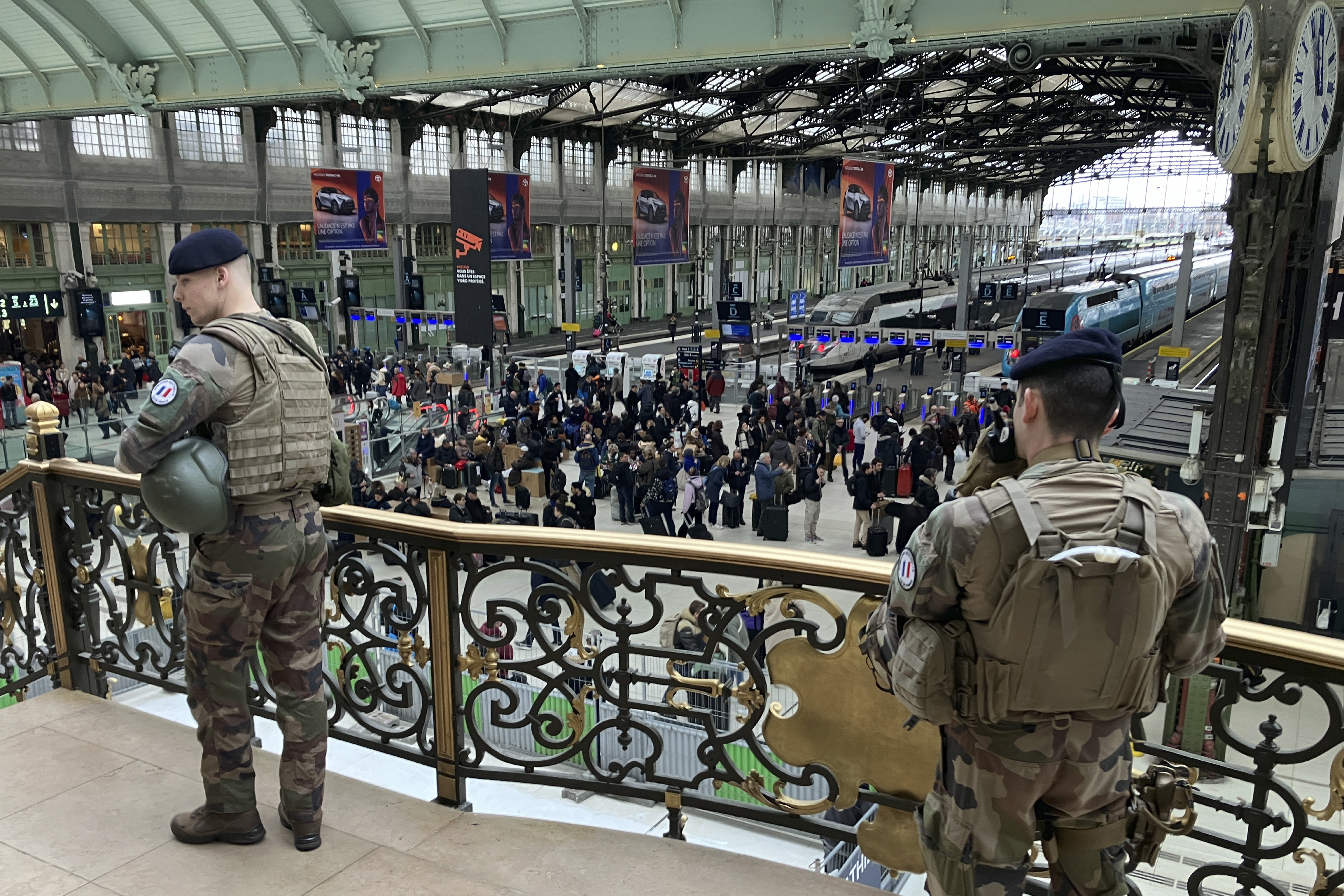 Pariz napad železnička stanica, France Attack