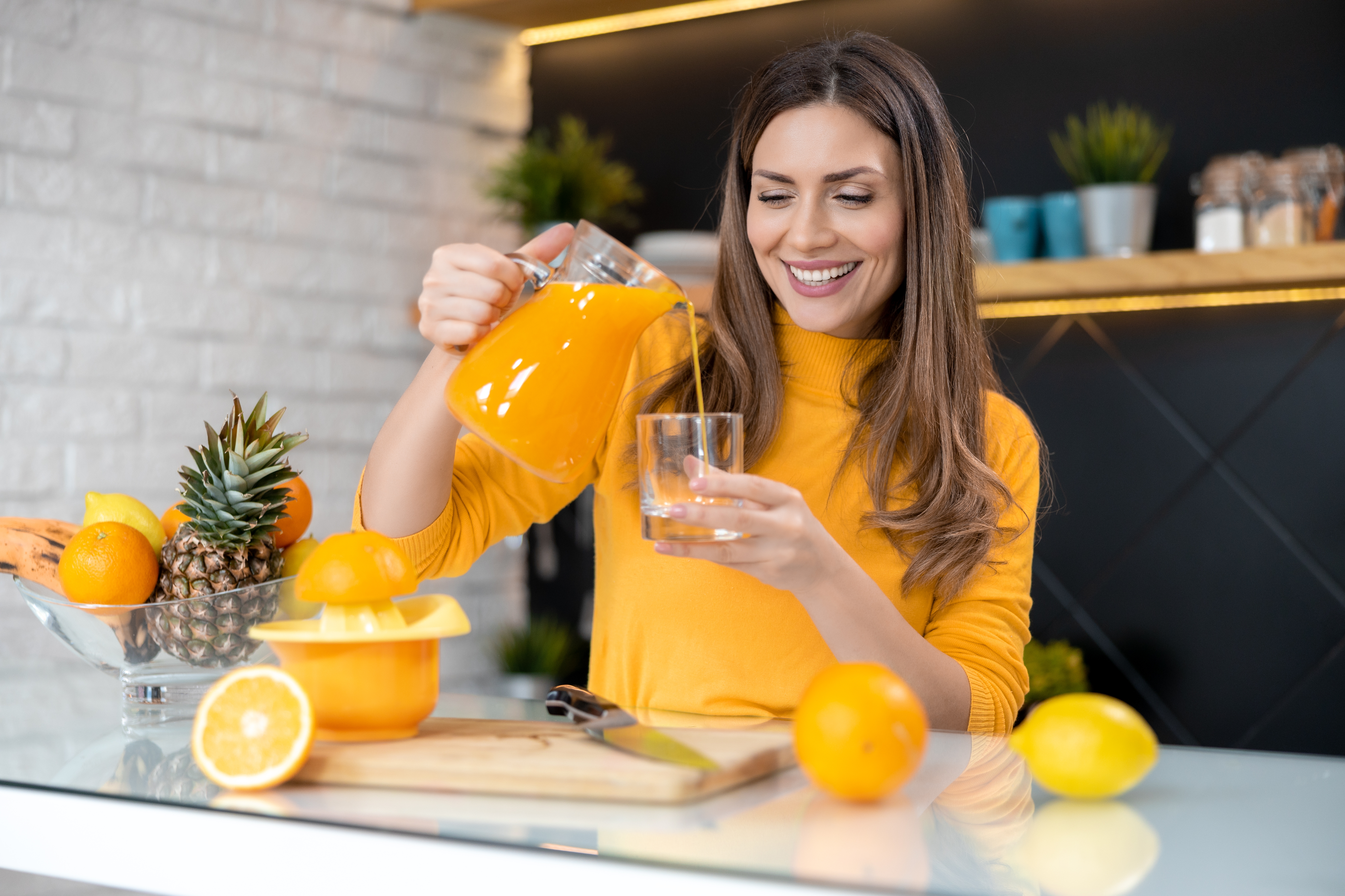 Beautiful,Woman,Making,Orange,Juice.,Healthy,Eating,Lifestyle,Concept,Portrait